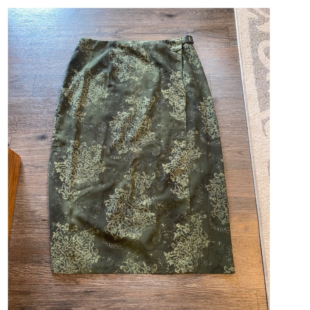 Cynthia Taylor size 18w beautiful skirt different shades of green
